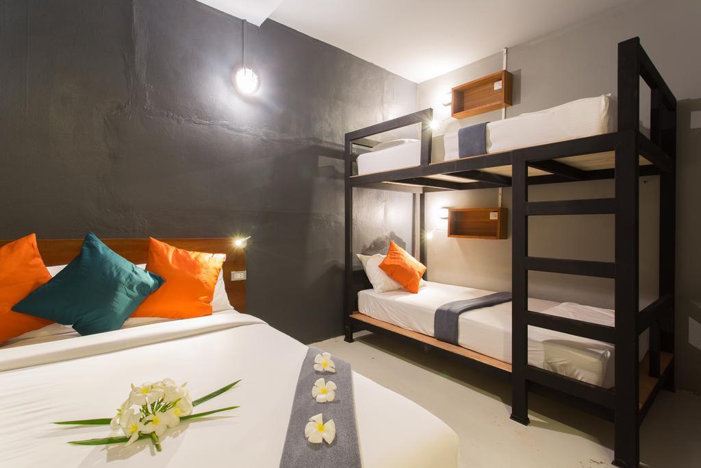 Holiday Station Hostel Krabi town Extérieur photo