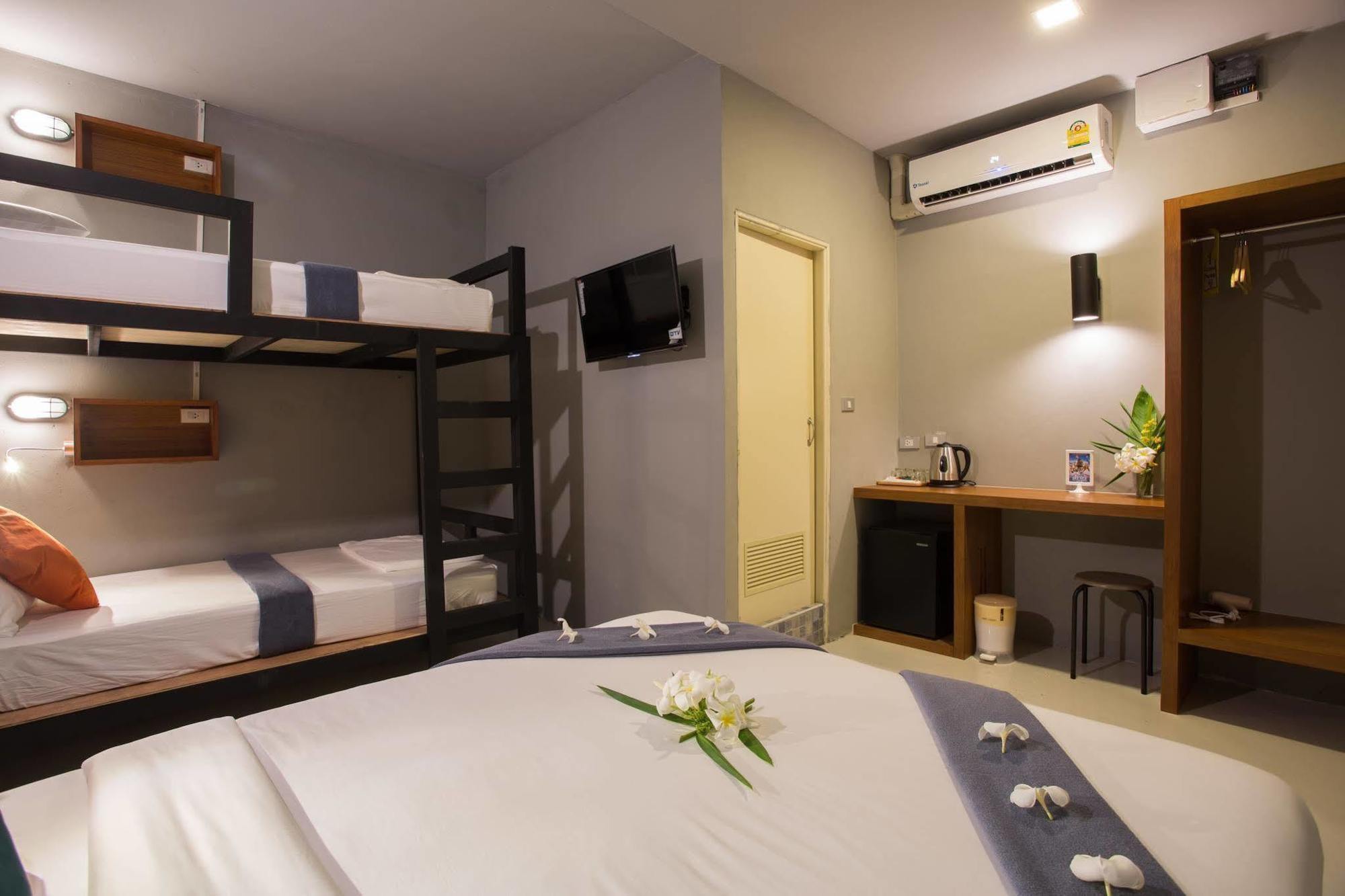 Holiday Station Hostel Krabi town Extérieur photo