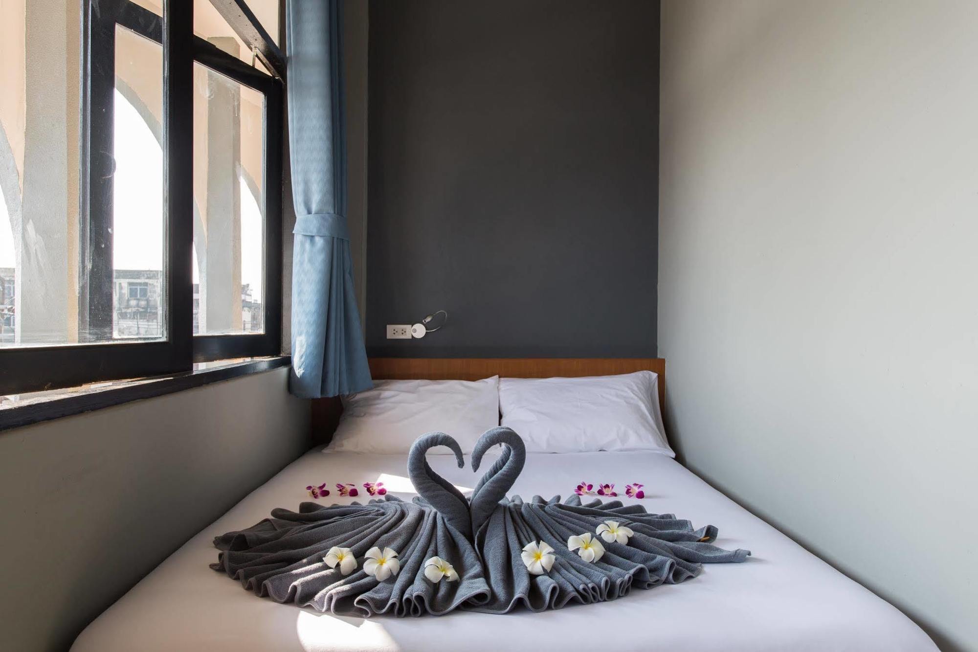 Holiday Station Hostel Krabi town Extérieur photo