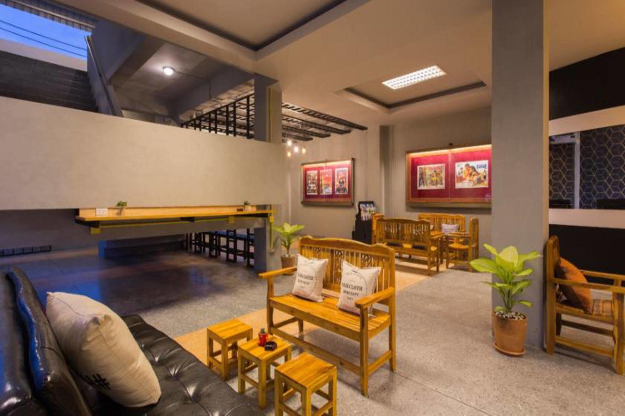 Holiday Station Hostel Krabi town Extérieur photo