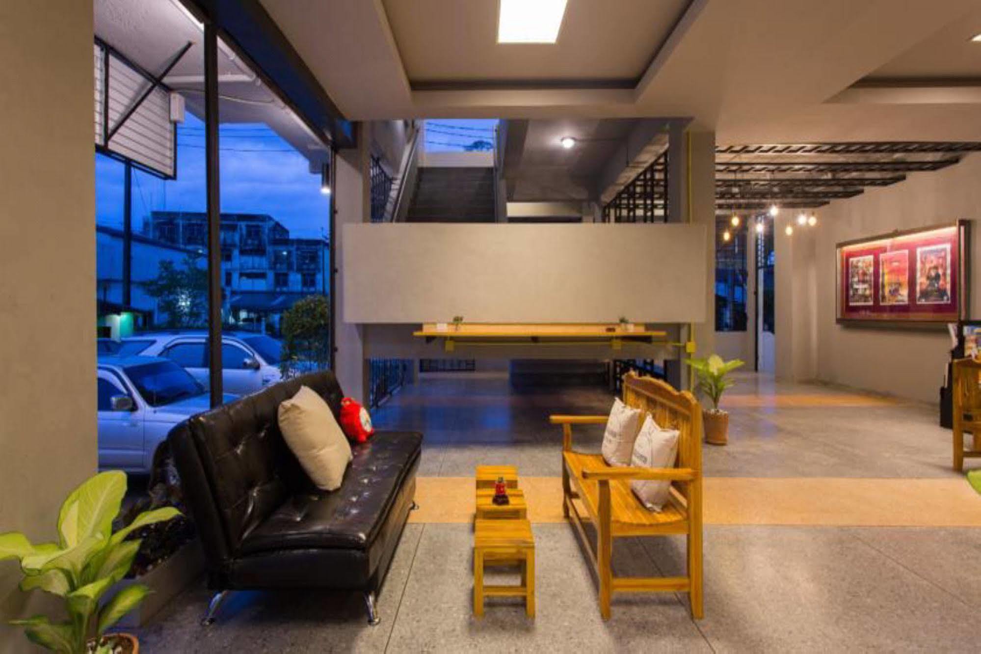 Holiday Station Hostel Krabi town Extérieur photo