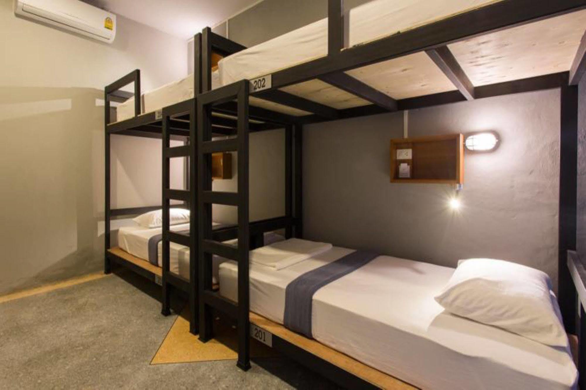 Holiday Station Hostel Krabi town Extérieur photo