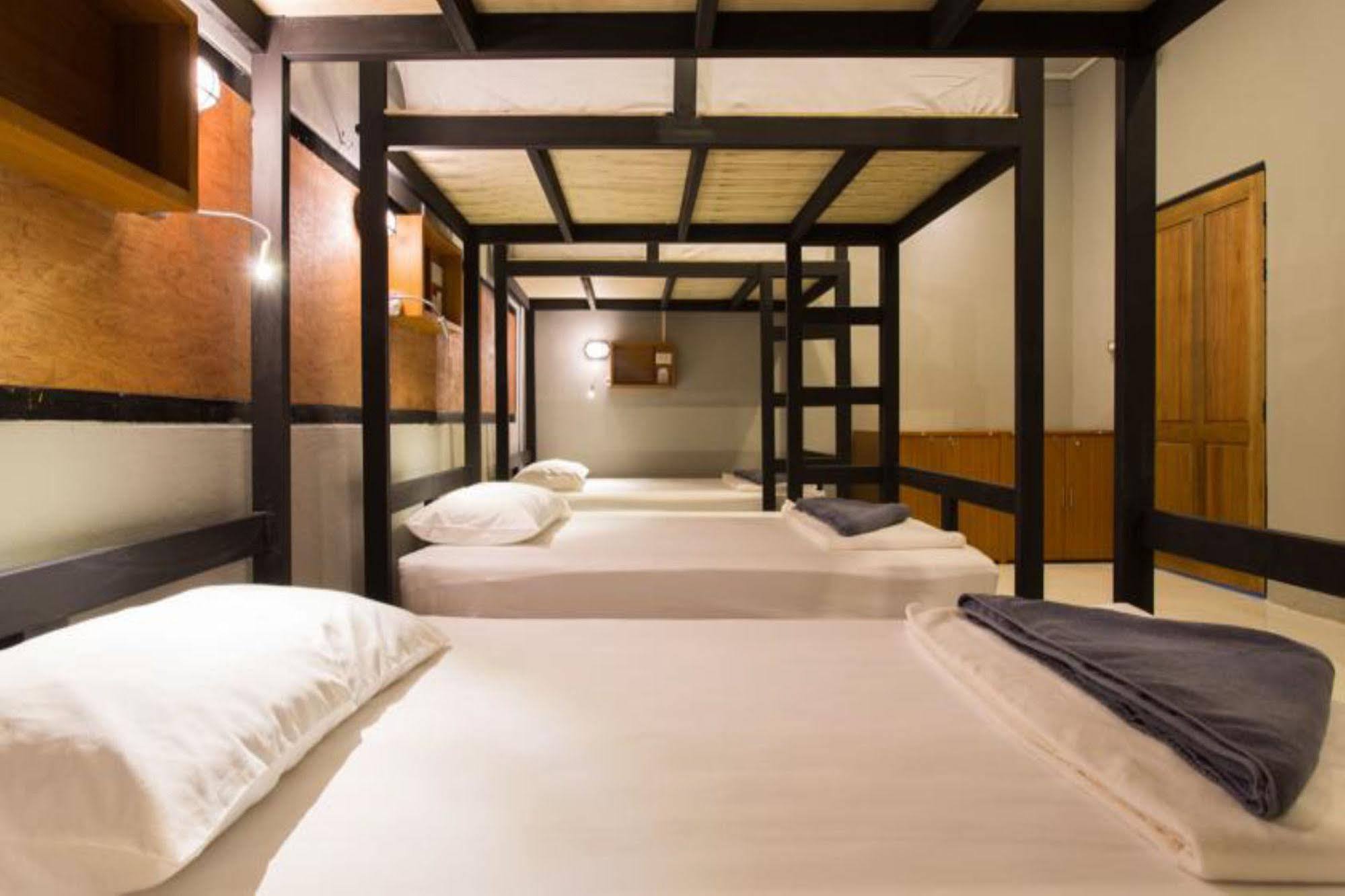 Holiday Station Hostel Krabi town Extérieur photo