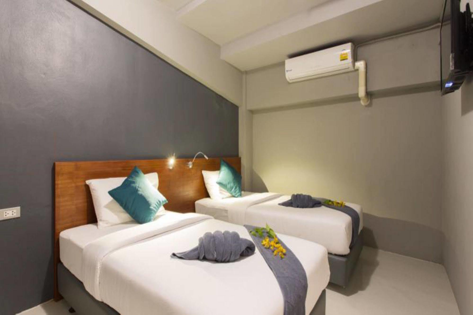 Holiday Station Hostel Krabi town Extérieur photo