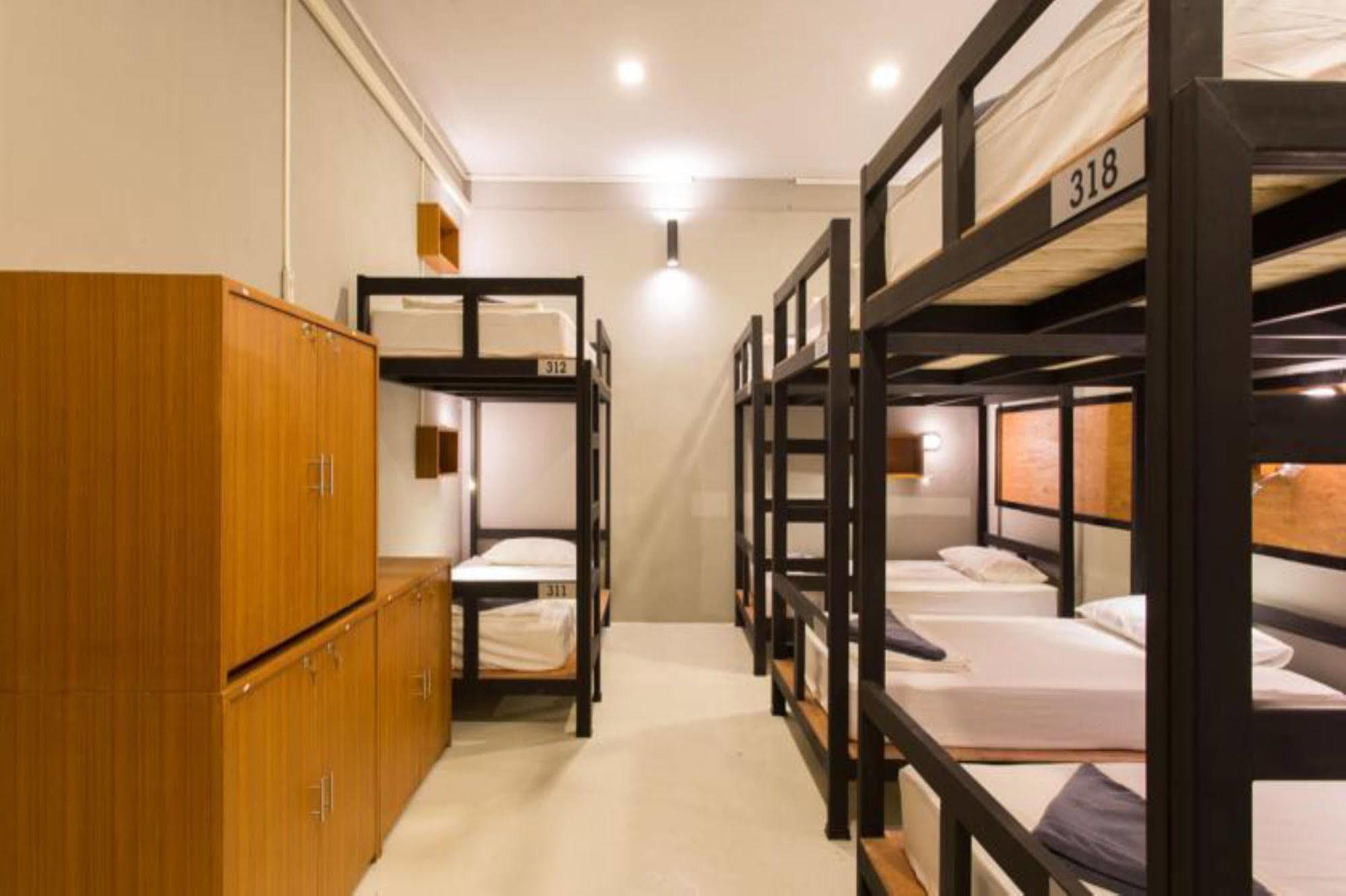 Holiday Station Hostel Krabi town Extérieur photo